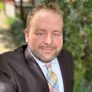 Meet your Posher, Eric m